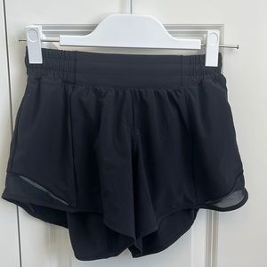 Lululemon Hotty Hot Short